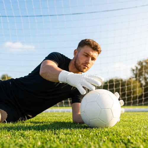 Goalkeeper Gloves – Various Sizes & Colours – Latex Material – Professional Use