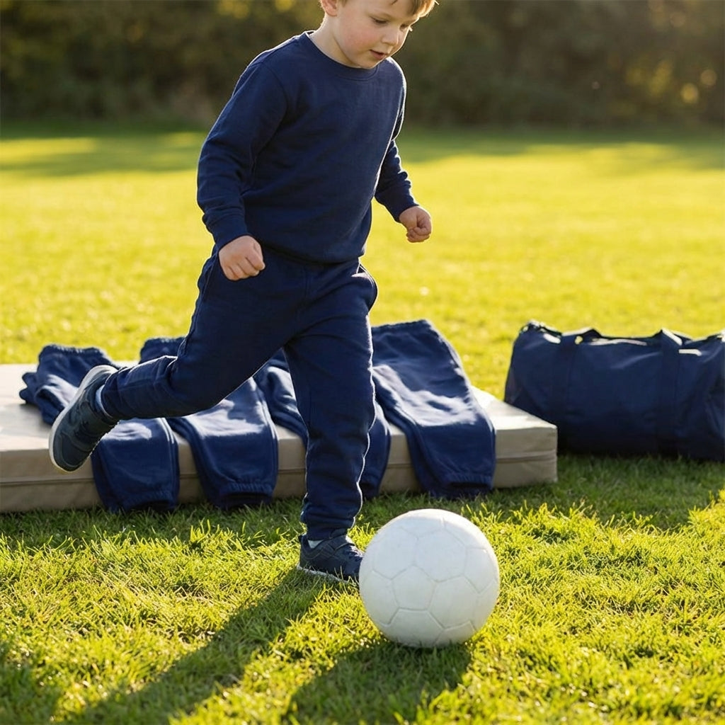 Junior tracksuit bottoms in 5 sizes made from 100% polyester
